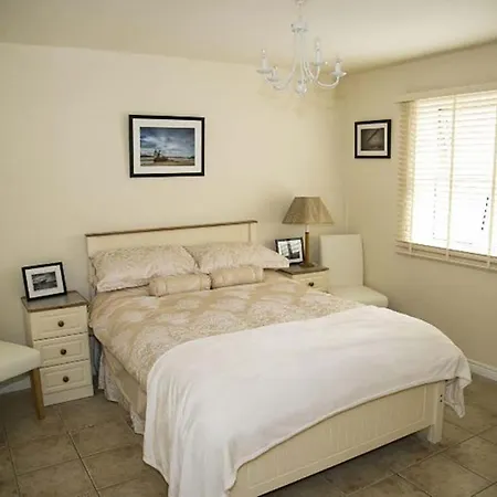 29 Marine Court * Bundoran